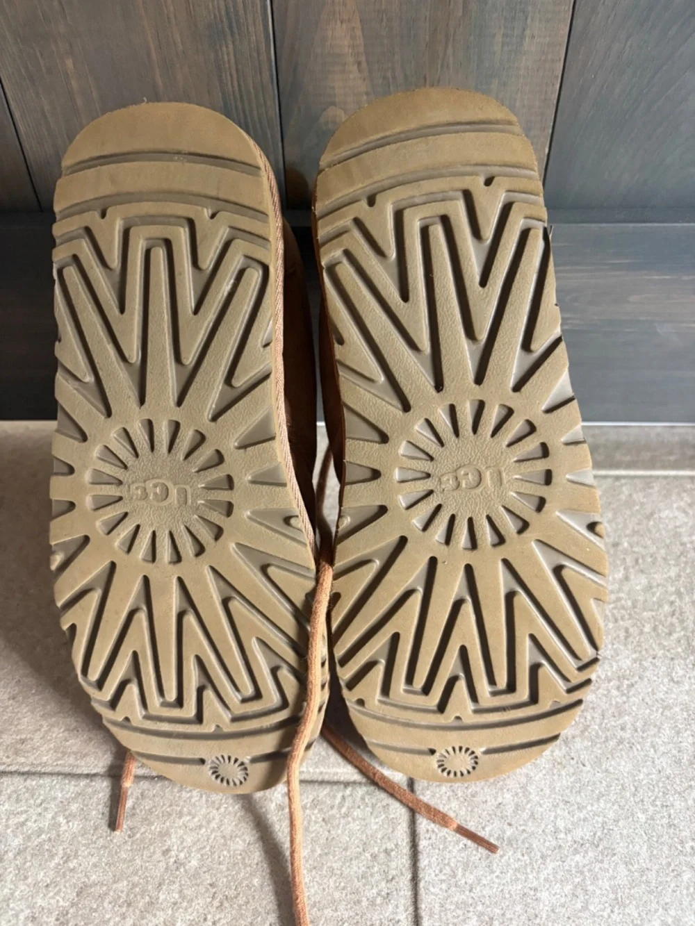 Men's Ugg's size 8